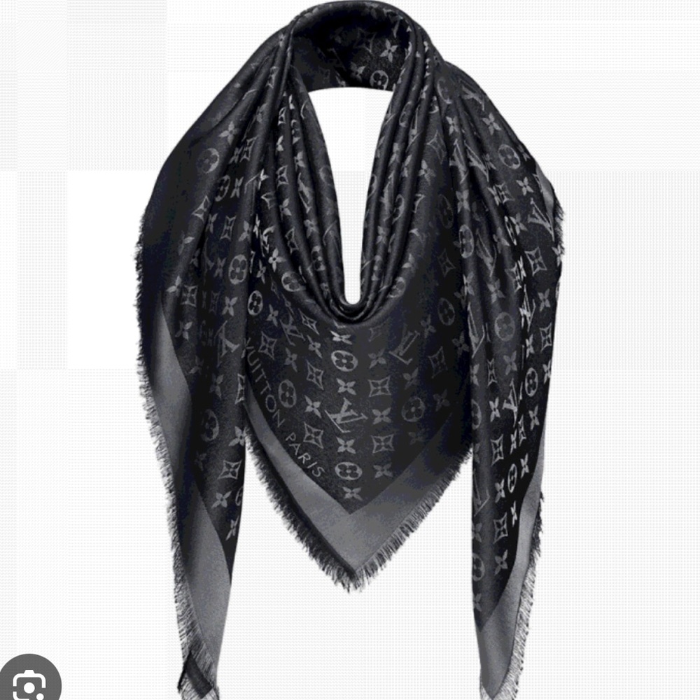 Black monogram, Louis Vuitton scarf, beautiful and in mint condition